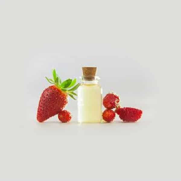 تصویر 1 از فروش اسانس طبیعی توت فرنگی + قیمت خرید به صرفه